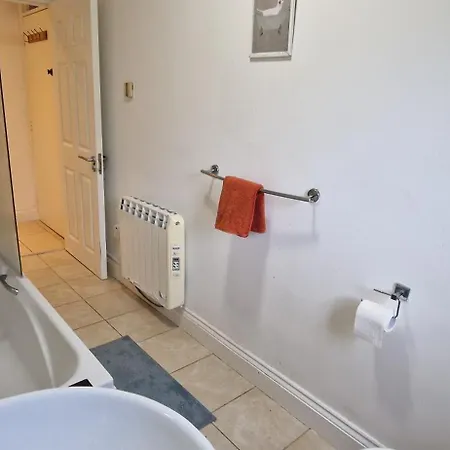 Peaceful & Pet Friendly 200mtrs To Dundrum Centre Lejlighed *