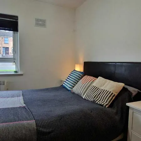 Peaceful & Pet Friendly 200mtrs To Dundrum Centre Daire *